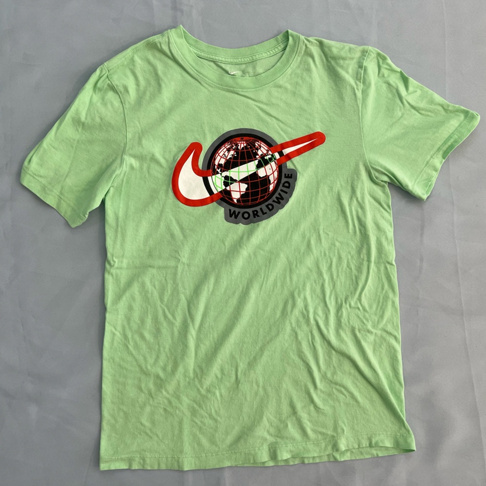 NIKE worldwide earth print logo men’s green T-shirt | SMALL